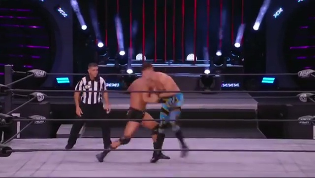 , Anthony Ogogo WINS debut pro wrestling match on AEW Dynamite in devastating fashion with brutal KO