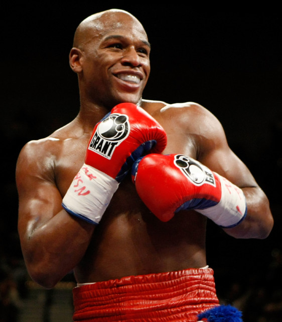 , Floyd Mayweather ‘kicks stripper fiance out of $11m mansion so he can focus on boxing’