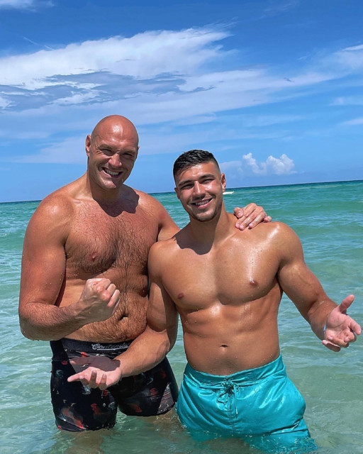 , Anthony Joshua and Tyson Fury training ‘like an animals’ for fight as Gypsy King relaxes on Miami break with bro Tommy