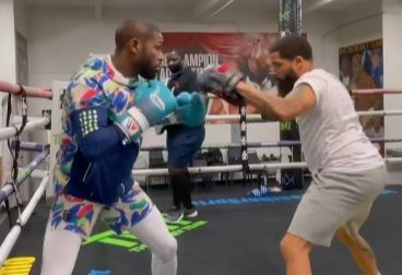 , Watch Floyd Mayweather show off frightening speed on pads aged 44 without breaking a sweat ahead of Logan Paul fight