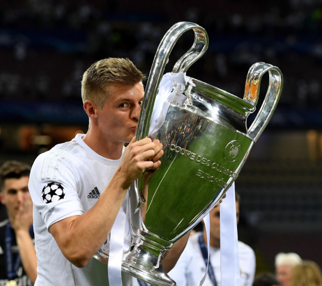 , Toni Kroos and Robbie Williams’ bizarre bromance from gushing tweets to plea for Germany star to join Man Utd