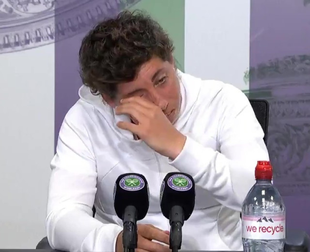 , Emotional moment cancer survivor Carla Suarez Navarro breaks down in tears after Wimbledon exit over mum’s support