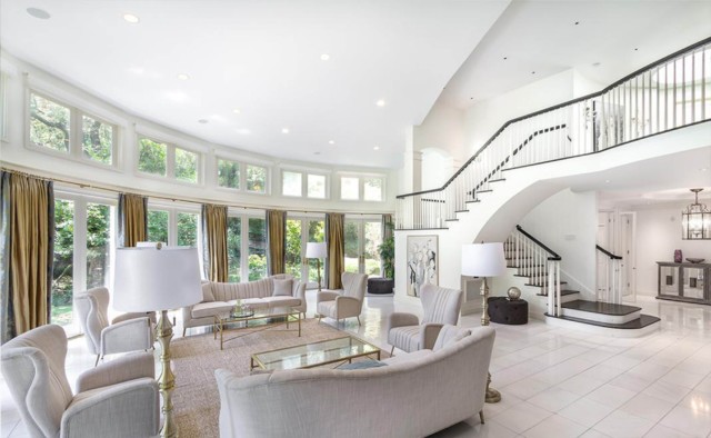 Serena used to own a stunning home in Bel Air
