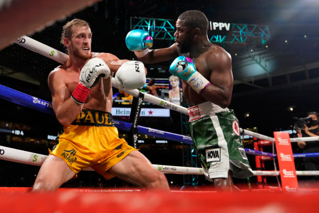 , Floyd Mayweather fails to KO Logan Paul as YouTuber takes boxing legend to points in exhibition bout