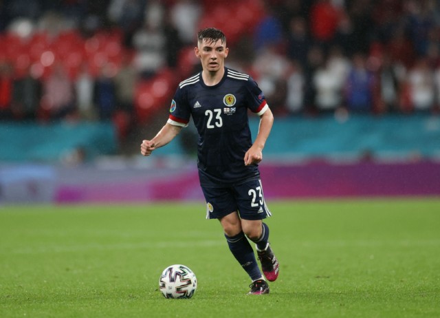 , Chelsea have instant transfer replacement for Jorginho in Billy Gilmour who is already ‘mature’ – says Glenn Hoddle