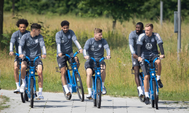 , Rested Germany stars ride into training as they begin preparations for England test after two days off