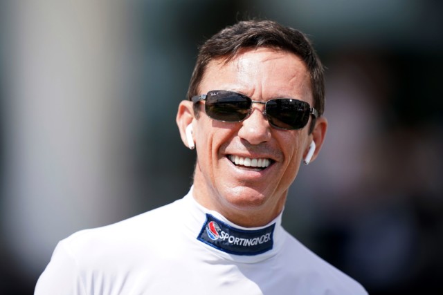 , Frankie Dettori roars on Italy to beat England in Euro 2020 final but promises to turn phone off if Three Lions triumph