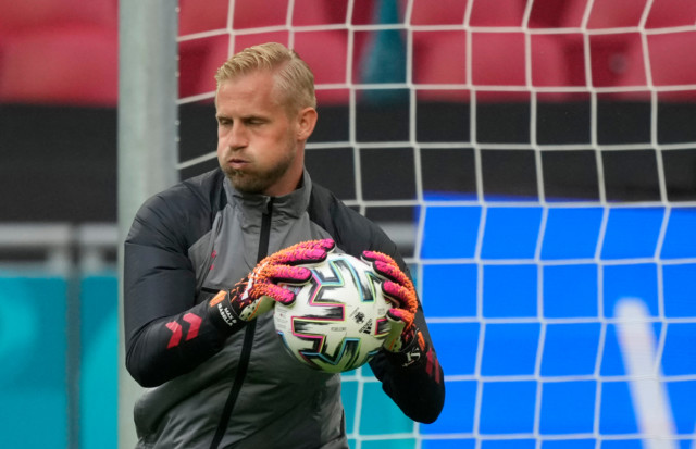 , Peter Schmeichel shares brilliant throwback photo with son Kasper from 1992 finals as Man Utd icon prepares for England