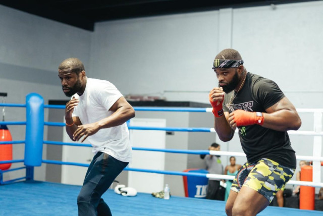 , Floyd Mayweather helping UFC star Tyron Woodley train for Jake Paul fight with boxing masterclass sessions at gym