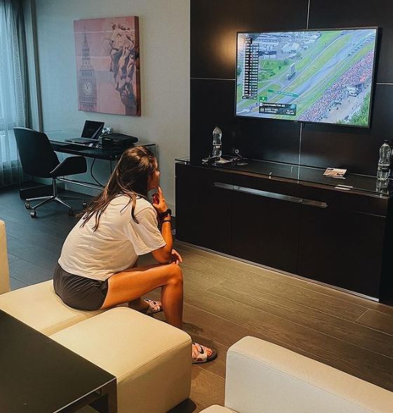 , Wimbledon sensation Emma Raducanu, 18, watches Lewis Hamilton struggle in Austrian GP as she relaxes before fourth round