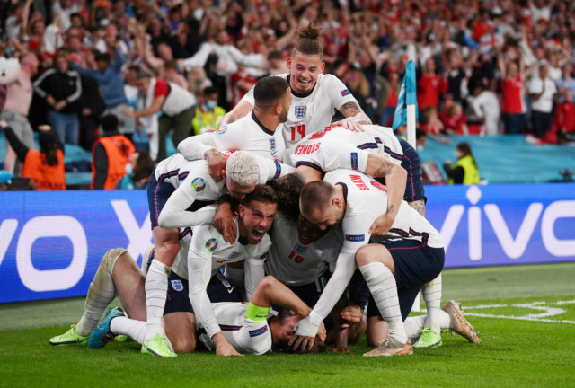 , England’s Euro 2020 heroes slammed as ‘scared and miserable’ by Premier League flop van Hooijdonk in bizarre attack