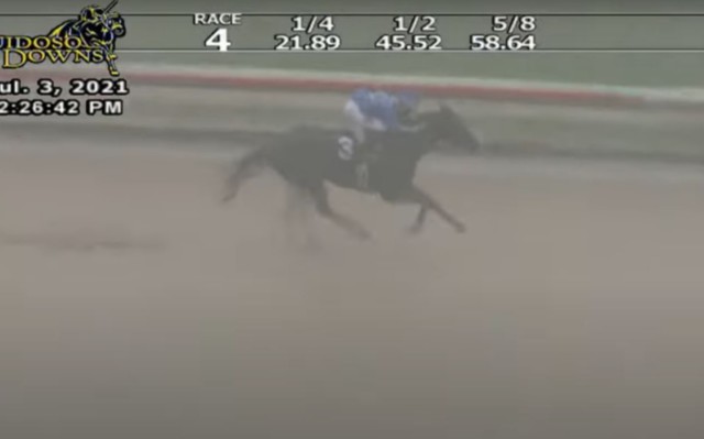 , Listen to commentator’s hilarious horse race call as he moans ‘I literally cannot see a thing’ during massive downpour
