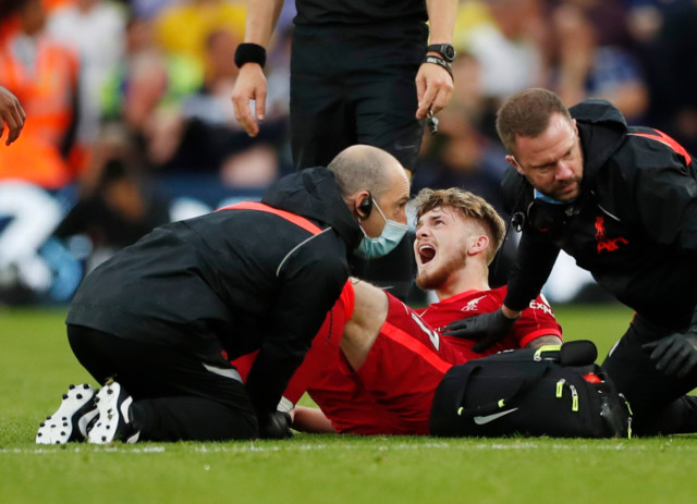 , Leeds 0 Liverpool 3: Mo Salah joins Premier League’s 100 club but Reds’ day soured by horror Harvey Elliott injury