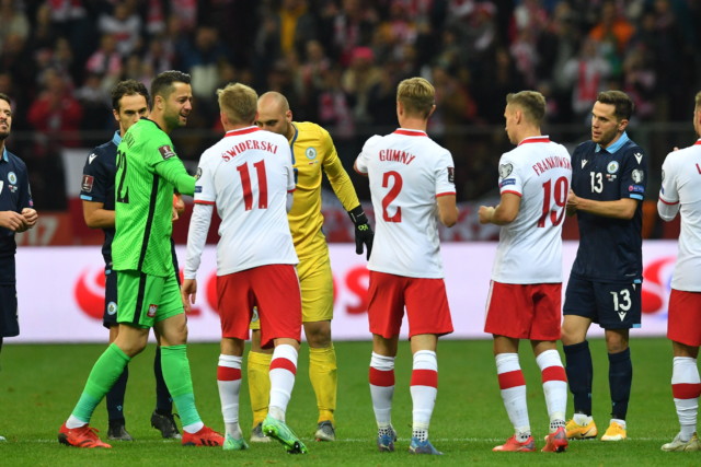 , West Ham keeper Lukasz Fabianski in floods of tears and given guard of honour as ex-Arsenal man plays final Poland game