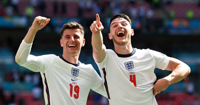 , Chelsea’s Mason Mount reveals who’s best dancer between him and pal Declan Rice and brands West Ham ace ‘stiffest guy’
