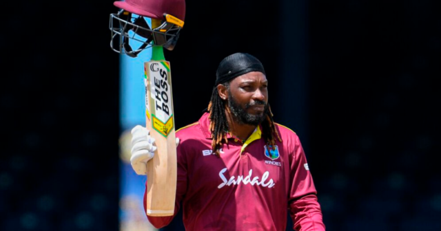 , Chris Gayle and Curtly Ambrose embroiled in bitter row just days before West Indies’ World Cup clash with England