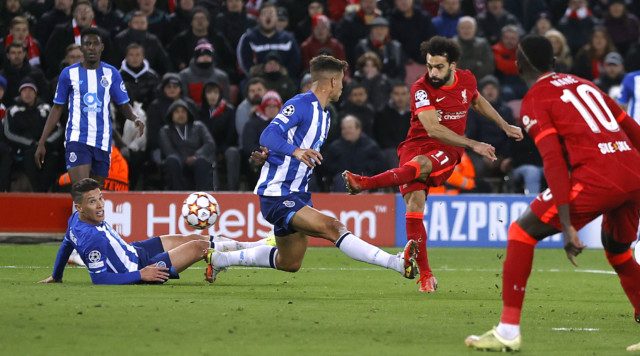 , Liverpool 2 Benfica 0: Thiago wondergoal and Salah strike help Klopp’s men continue 100 per cent Champions League record
