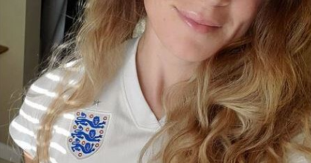 , Massive England football fan and pro MMA fighter won’t let ‘one of worst falls ever’ put her off being a top jockey