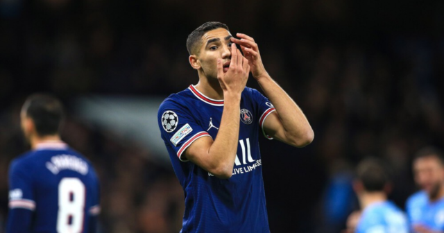 , PSG star Achraf Hakimi stops during Man City clash to put his contact lens back in after it falls out