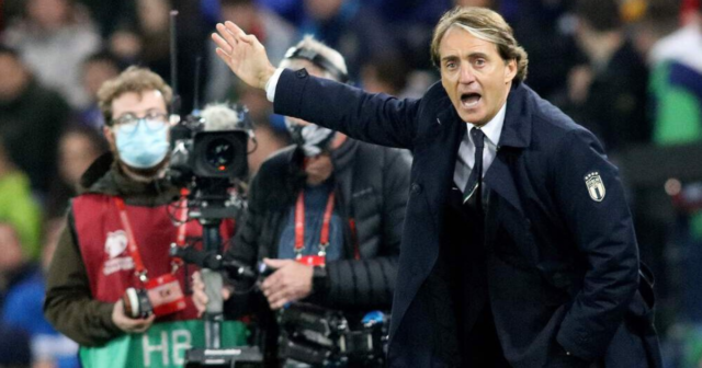 , Roberto Mancini rules himself out of Man Utd running amid reports ex-Man City boss has ‘Premier League agreement’