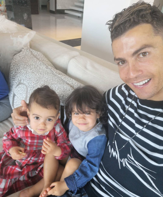 , How many children does Cristiano Ronaldo have, what are their names and who are their mothers?