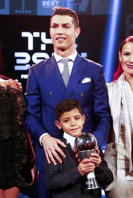 , How many children does Cristiano Ronaldo have, what are their names and who are their mothers?