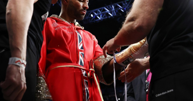 , Kell Brook forced to change gloves in ring just minutes before Amir Khan bout after dispute held up grudge match
