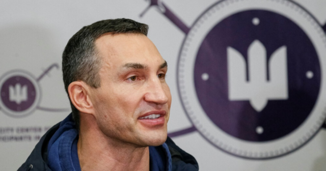 , Wladimir Klitschko sends out defiant message to Ukrainian people as Russia begins invasion of boxer’s country