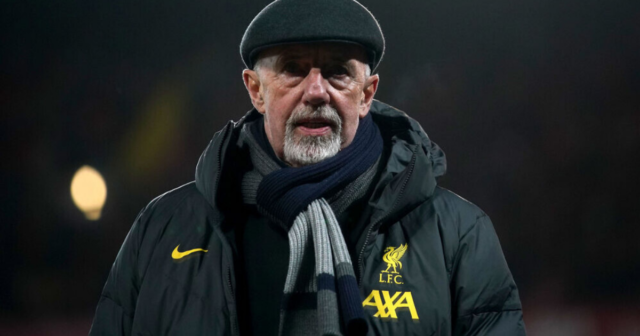 , Liverpool legend Mark Lawrenson makes Premier League top four prediction with Man Utd affected by ‘dressing room issues’
