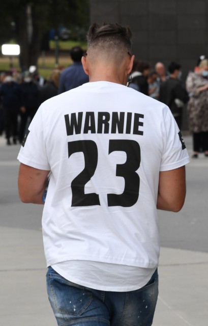 , Shane Warne fans &amp; celebs gather in Melbourne and nearly half a BILLION tune in worldwide for memorial to bowling great