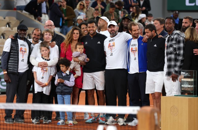 , Watch retiring Jo-Wilfried Tsonga burst into tears in front of avid French Open crowd BEFORE losing last-ever match
