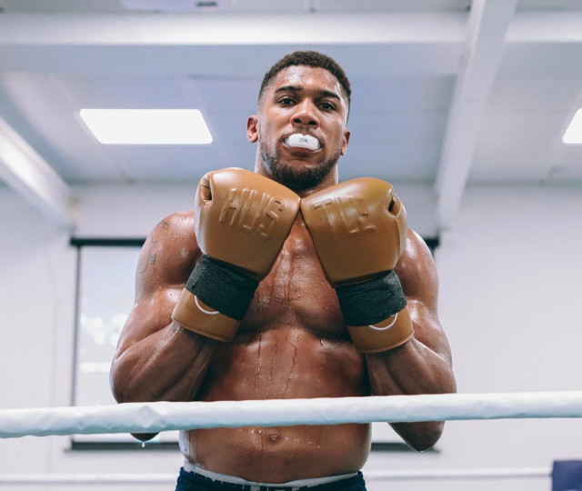 , Anthony Joshua reveals he bid on Wladimir Klitschko’s infamous USB stick – which eventually sold for £160,000