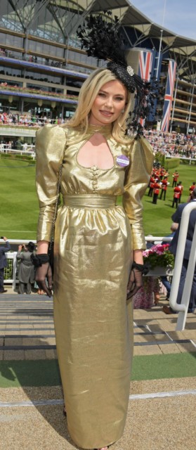 , Lady Victoria Hervey goes braless as Helen Skelton ‘breaks the dress code’ at Ascot Ladies Day