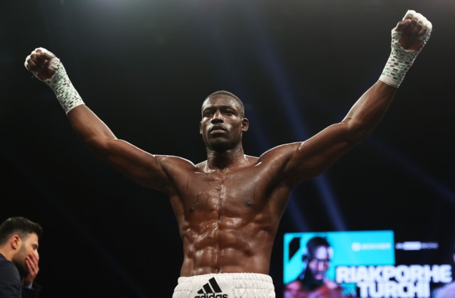 , Watch Richard Riakporhe take step closer to world title bout with brutal body shot to beat Fabio Turchi