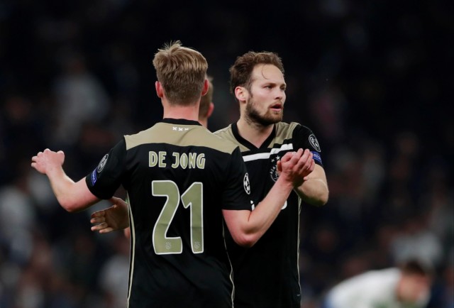 , Man Utd closing in on Frenkie de Jong transfer as ‘Daley Blind bigs up club’ – and Barcelona target Prem replacements