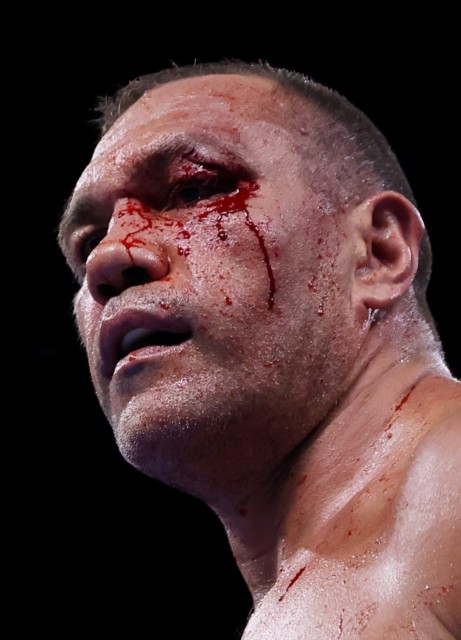 , Derek Chisora leaves Kubrat Pulev unrecognisable with a thundering right hand after heavyweights go to war in thriller