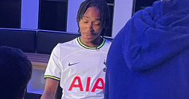 , Leaked picture shows Djed Spence in Tottenham shirt after right-back completes medical ahead of £20million transfer