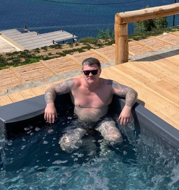 Hatton relaxed in his pool at AGL Luxury Villas
