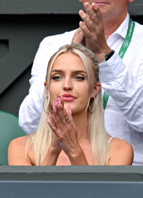 , Taylor Fritz’s model girlfriend Morgan Riddle steals the show on Centre Court – and fans are all saying the same thing