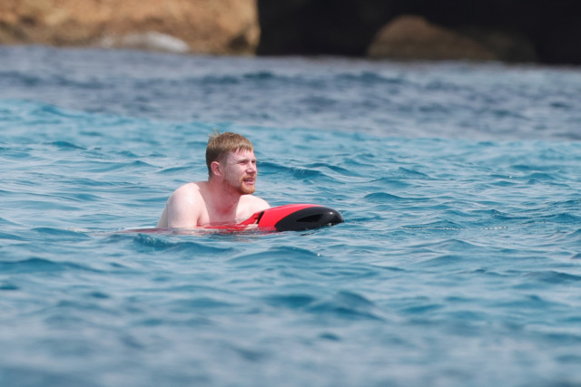 , Man City star Kevin De Bruyne ‘gets wasted’ on shots on holiday after soaking up sun on yacht in Ibiza