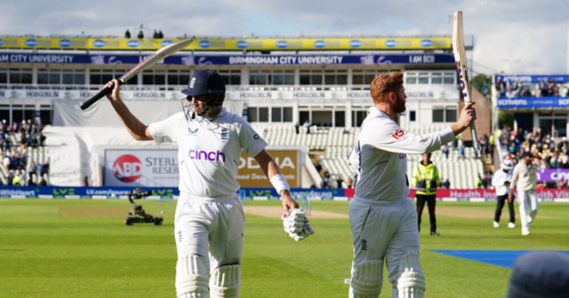 , England closing in on another famous Test win as Jonny Bairstow and Joe Root lead charge in chase of 378 to beat India