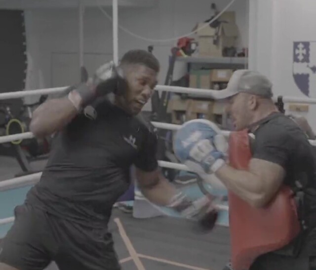 , Watch Anthony Joshua show off frightening speed and brutal body shots in training for Oleksandr Usyk rematch