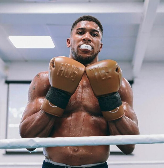 , Anthony Joshua tells of his respect for rival Oleksandr Usyk for fighting on frontline during Ukraine war with Russia
