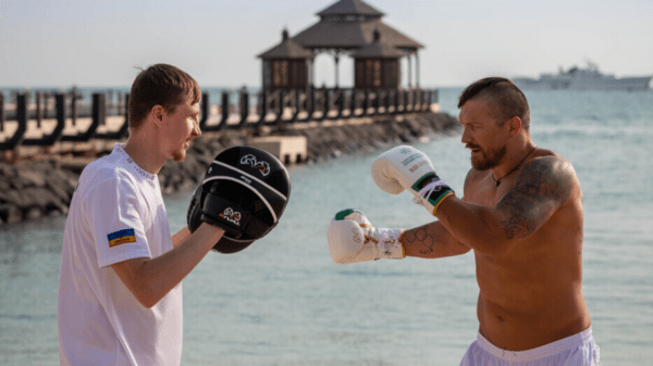 , What is Oleksandr Usyk’s weight?