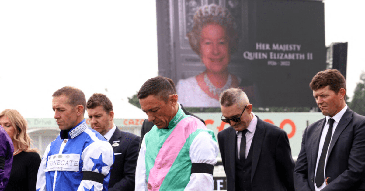 , Frankie Dettori visibly emotional remembering The Queen at Doncaster as he joins jockeys in black armbands and silence