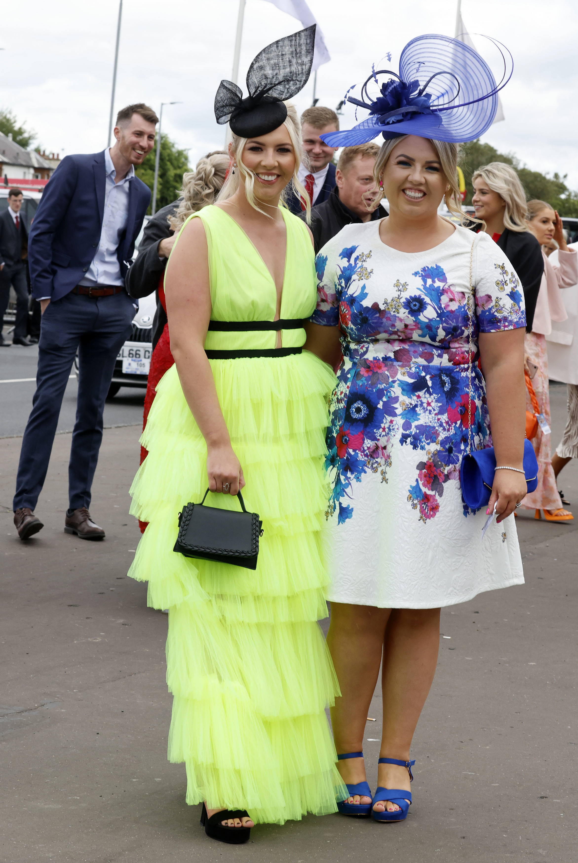 , Glam racegoers flood into Ayr racecourse as punters make most of sunny weather with daring outfits