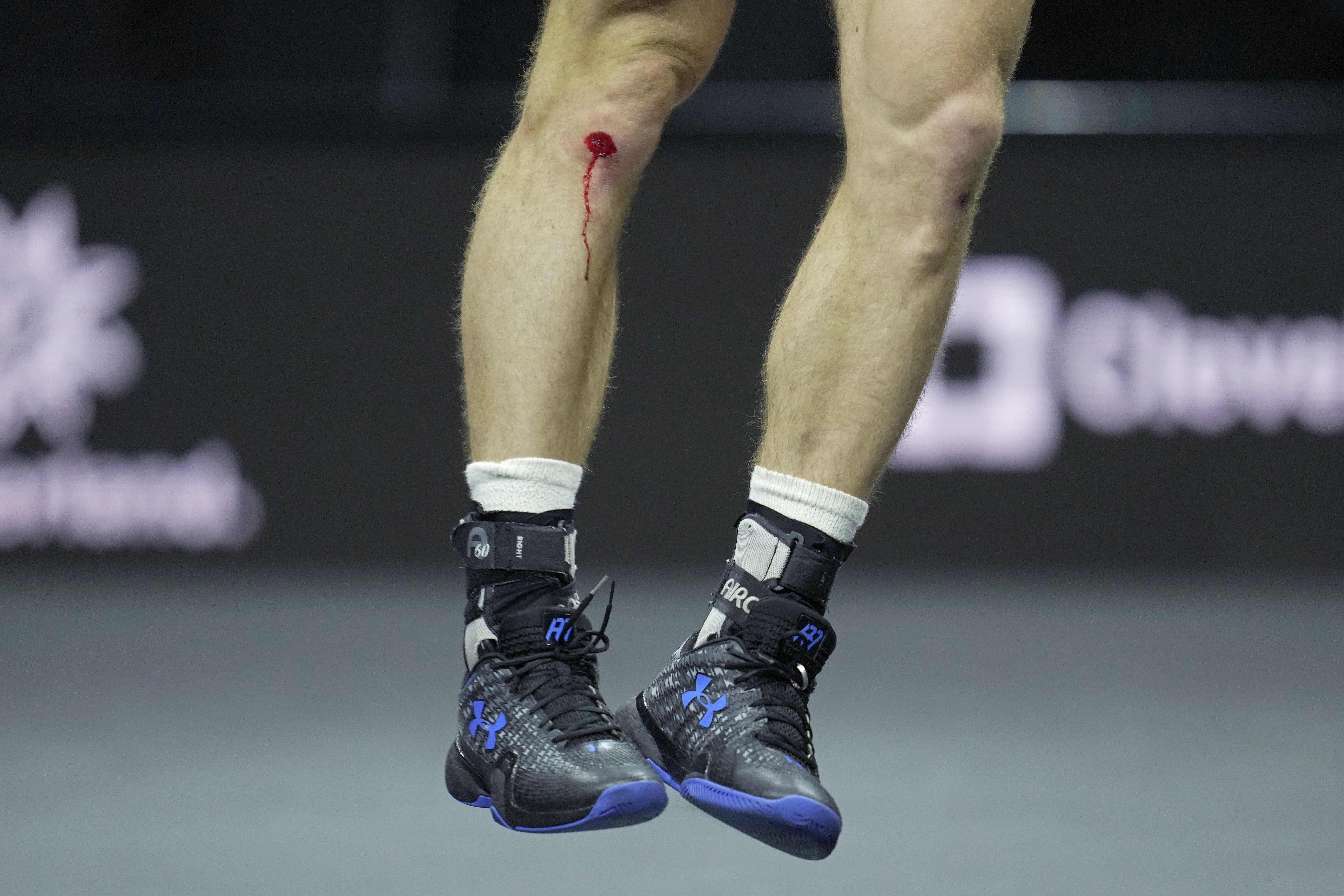 , Watch Andy Murray and Berrettini run into each other at Laver Cup but STILL win point as Brit’s knee left bloodied