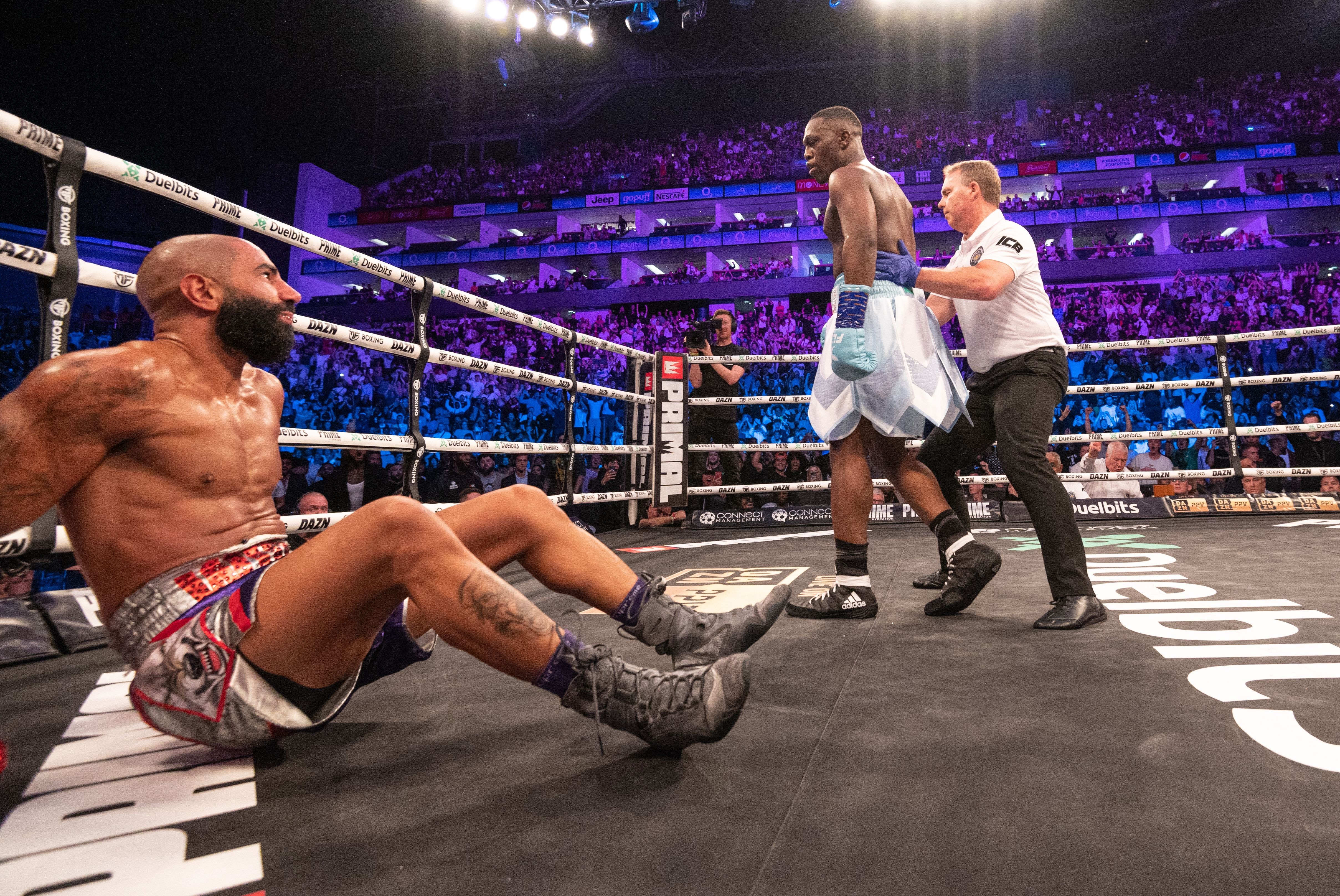 , ‘I’ve seen holes in his game’ – Floyd Mayweather was ‘uncomfortable’ in last win as Deji’s coach opens up on exhibition