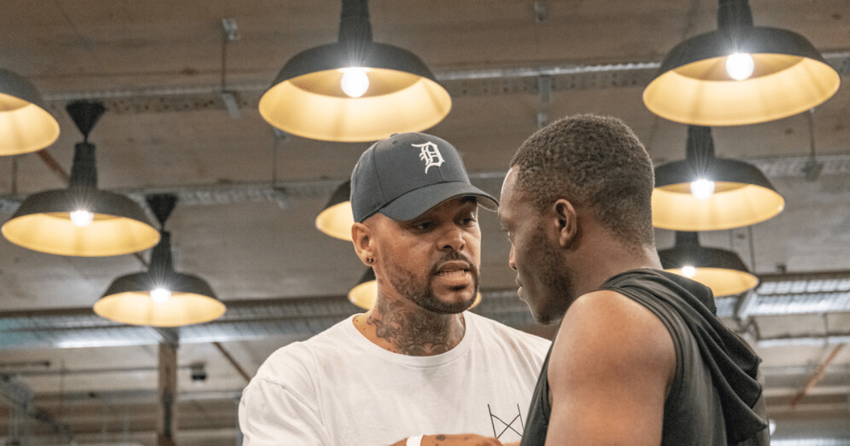 , ‘I’ve seen holes in his game’ – Floyd Mayweather was ‘uncomfortable’ in last win as Deji’s coach opens up on exhibition