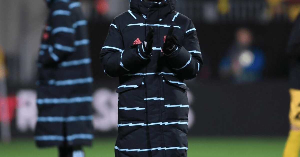 , Fans all say the same thing as Bukayo Saka and Arsenal squad wear iconic Arsene Wenger coat for chilly Bodo/Glimt trip